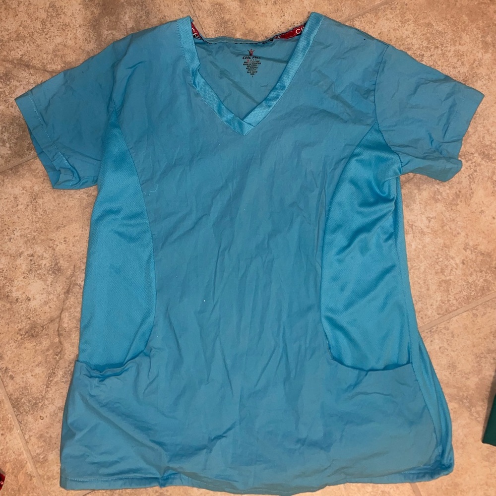 Nice baby blue scrub top nurses medical assistants healthcare wear